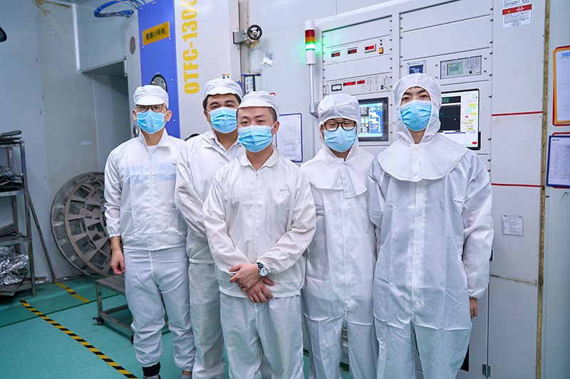 激埃特濾光片加工車間合影 激埃特濾光片加工車間合影